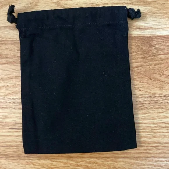 CHANEL Mini Skincare Set in White, Black & Gold NWOT - Picture 10 of 10